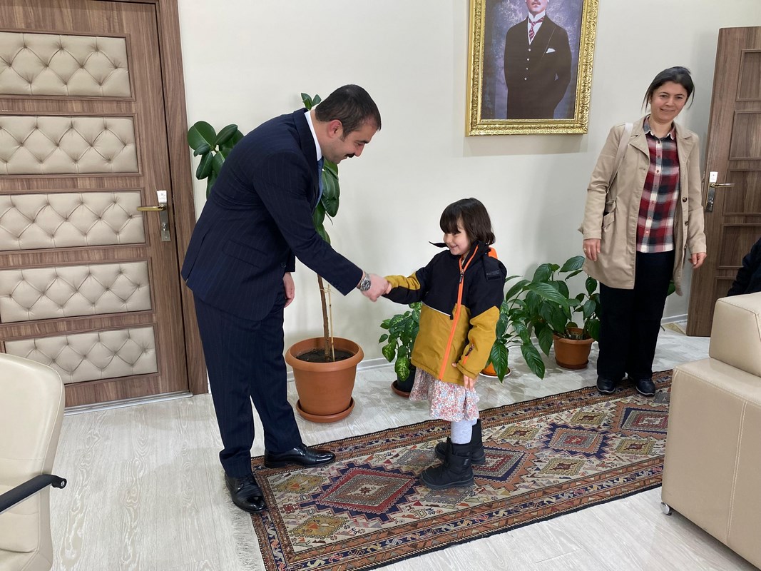 ANAOKULU ÖĞRENCİLERİ MAKAM ZİYARETİ